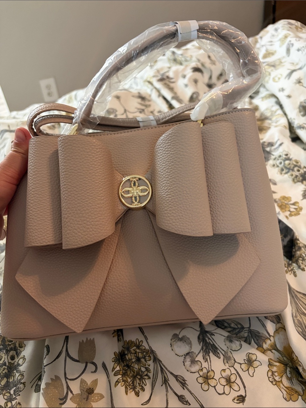 Bow Accent Satchel Handbag in Light Beige